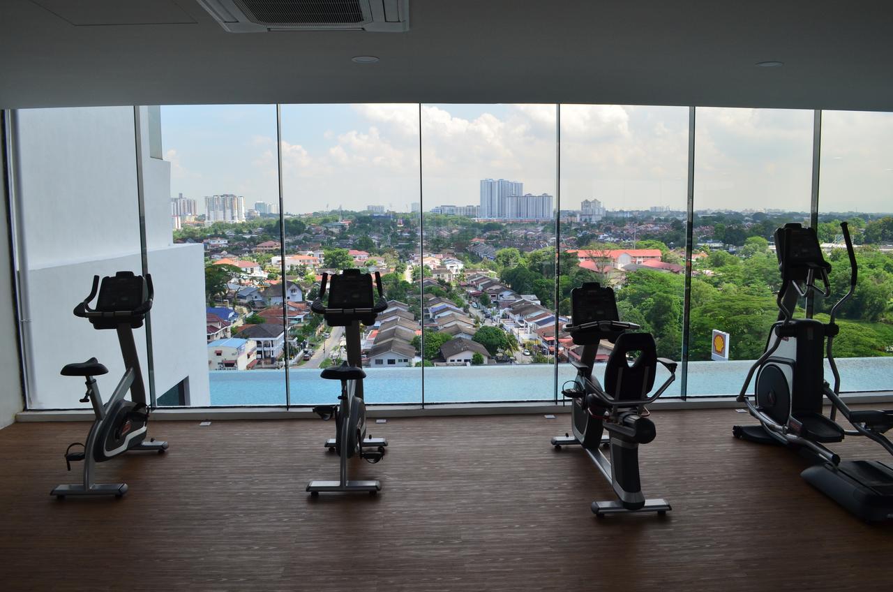 1 Tebrau Suites By Subhome Johor Bahru Exterior photo