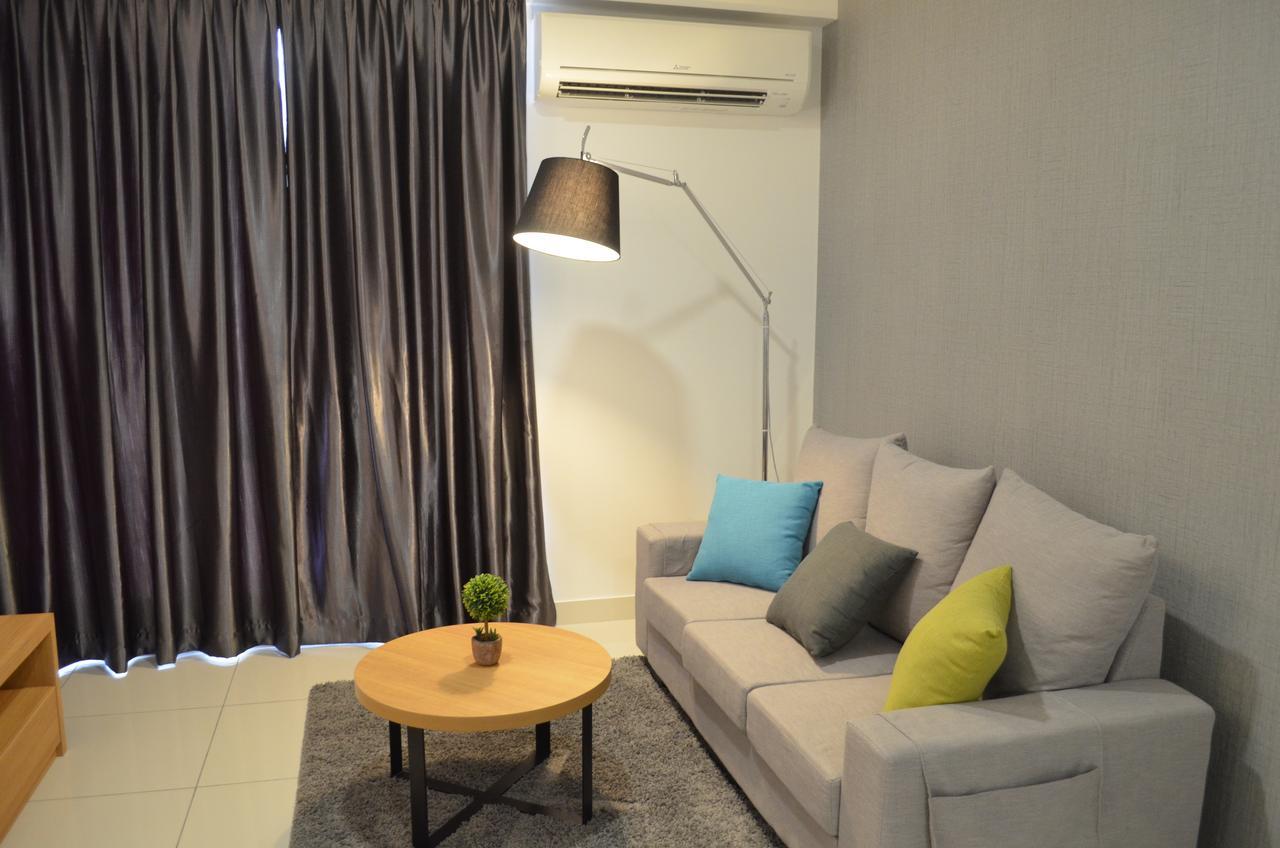1 Tebrau Suites By Subhome Johor Bahru Exterior photo