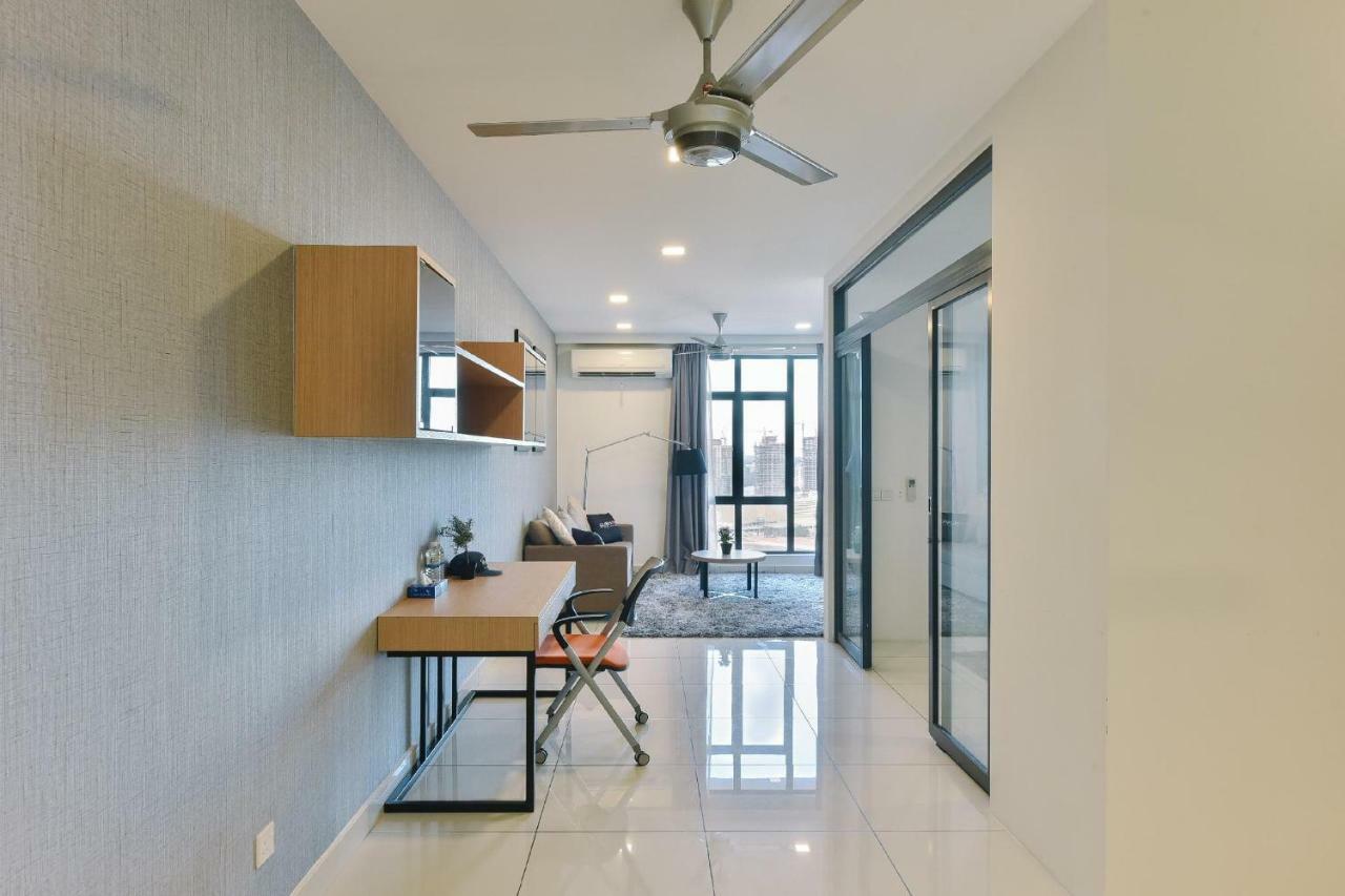 1 Tebrau Suites By Subhome Johor Bahru Exterior photo